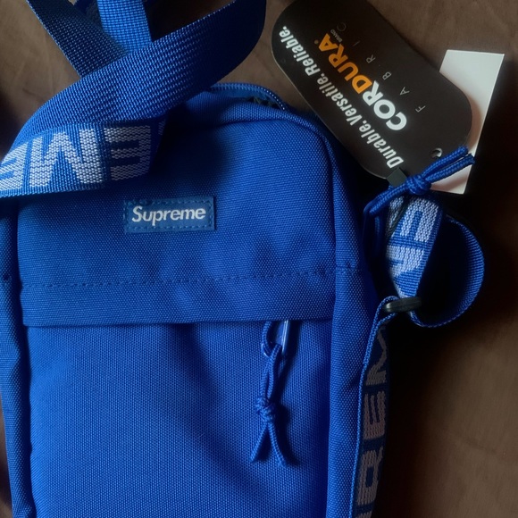 Supreme Shoulder Bag - SS18.  ( tags still on ) - Picture 2 of 4